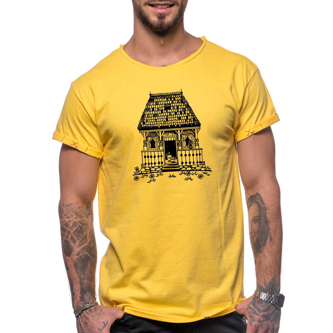 casa-traditionala-uomo-giallo