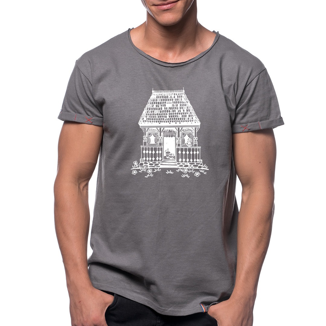 casa-traditionala-uomo-grigio