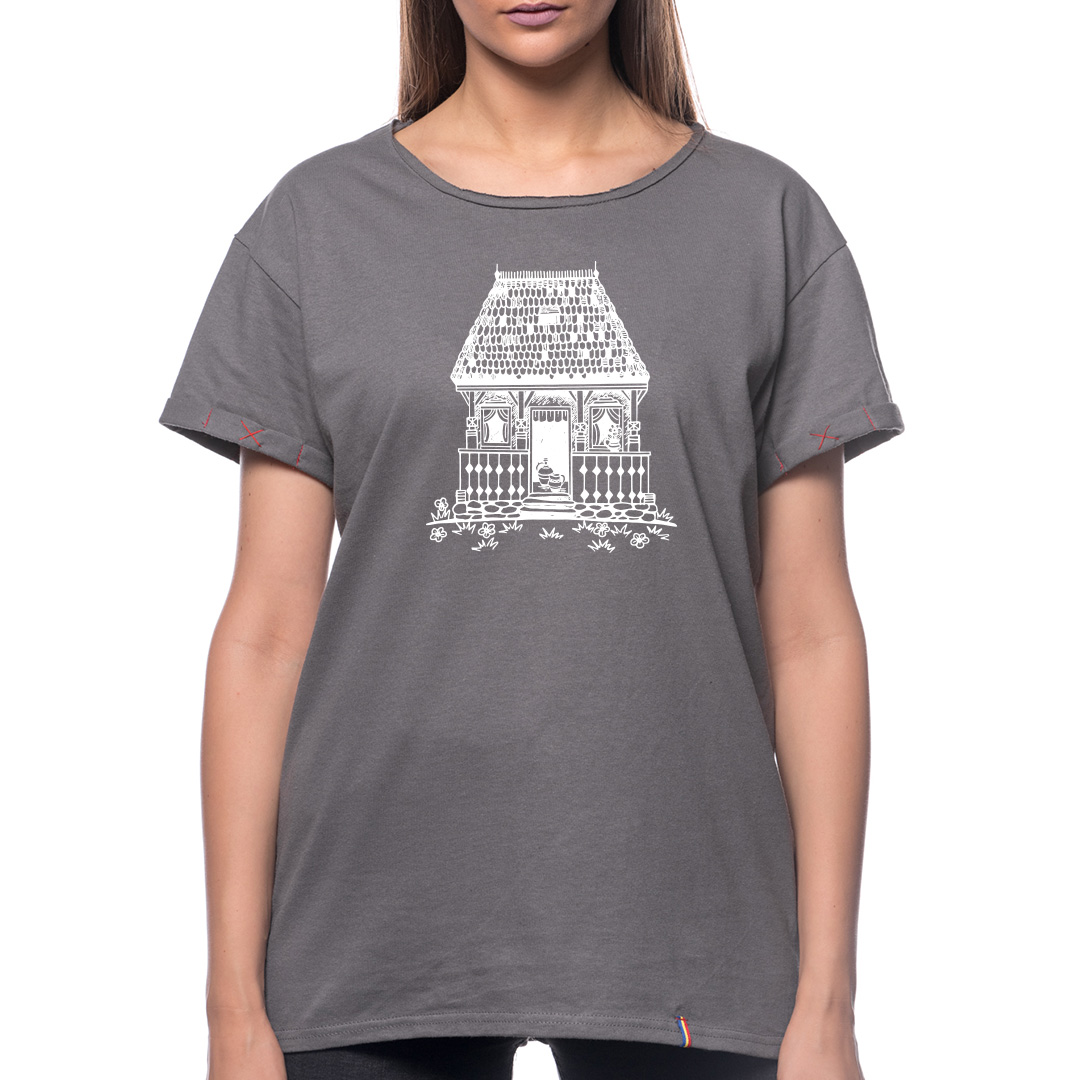 casa-traditionala-donna-grigio