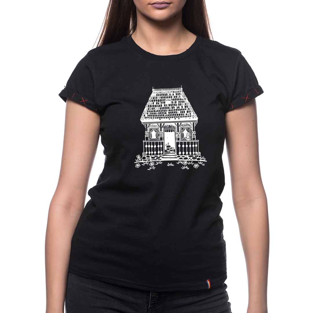 casa-traditionala-donna-nero