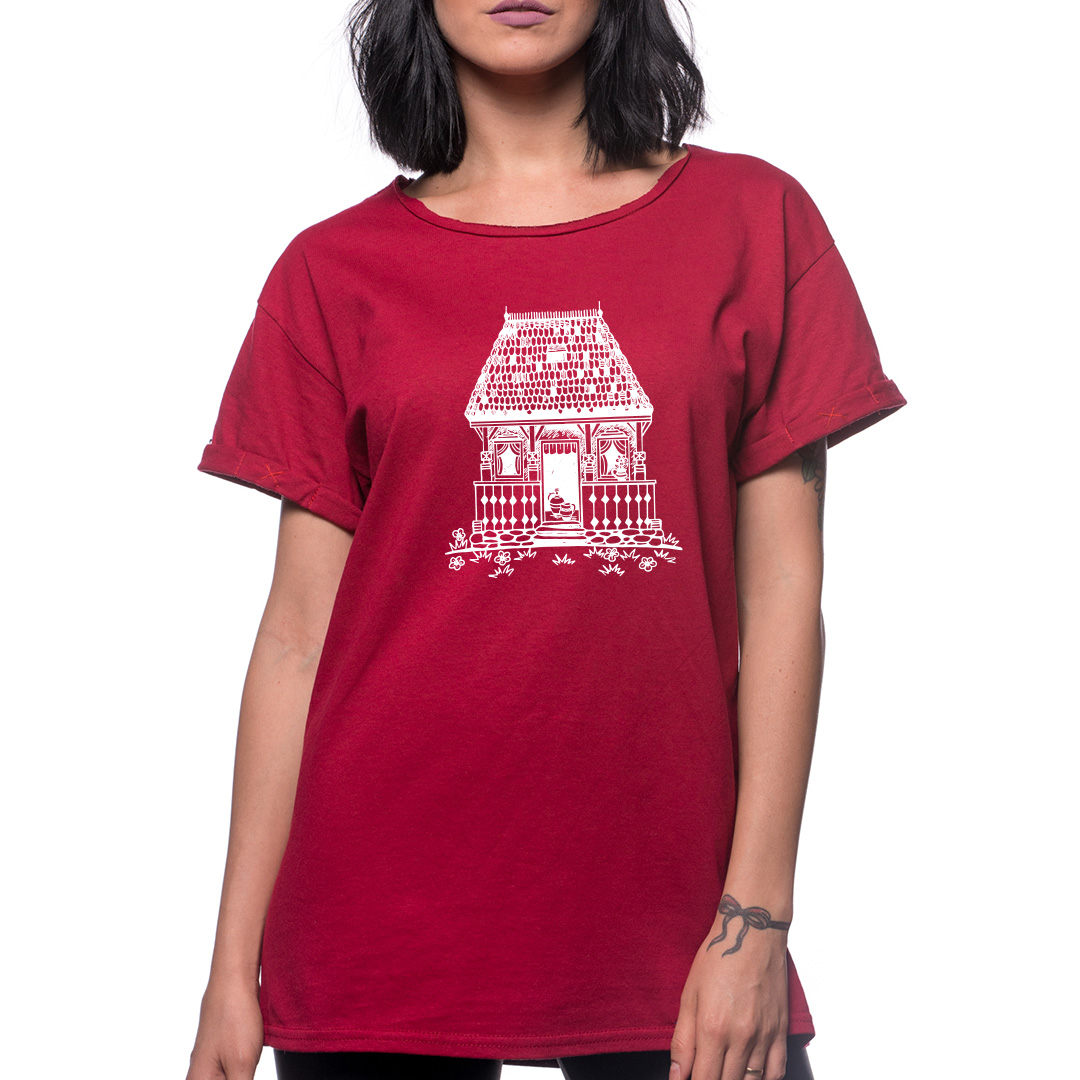 casa-traditionala-donna-rosso