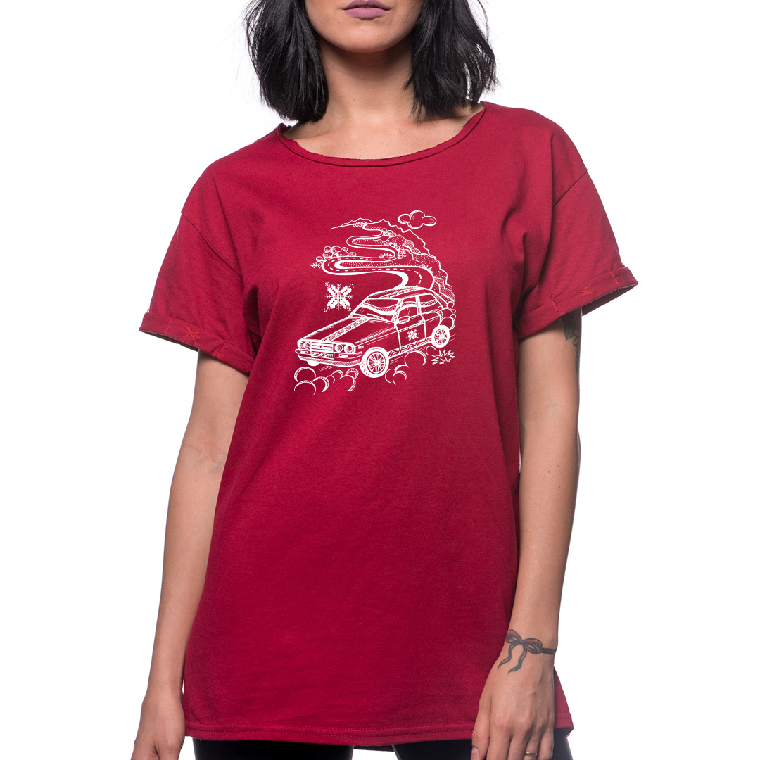 dacia-pe-transalpina-donna-rosso