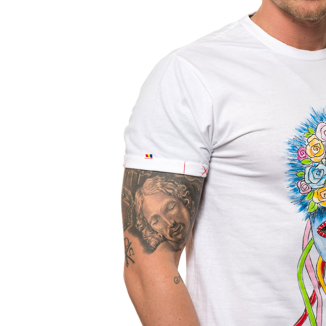t-shirt-bianco-dipinto-uomo-masca-traditionala-dobrogea-1-2
