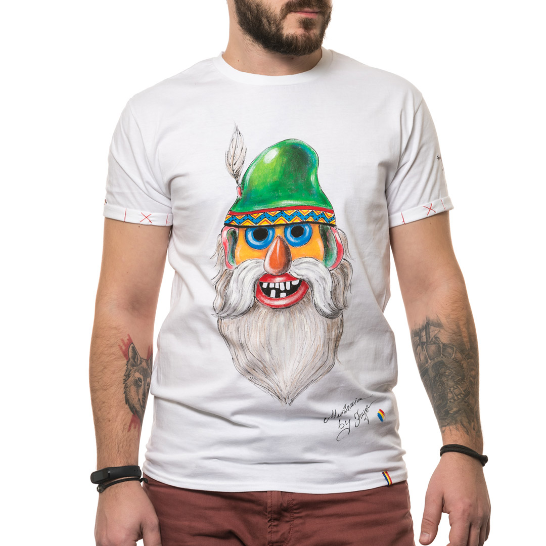 t-shirt-bianco-dipinto-uomo-masca-traditionala-muntenia-1-1