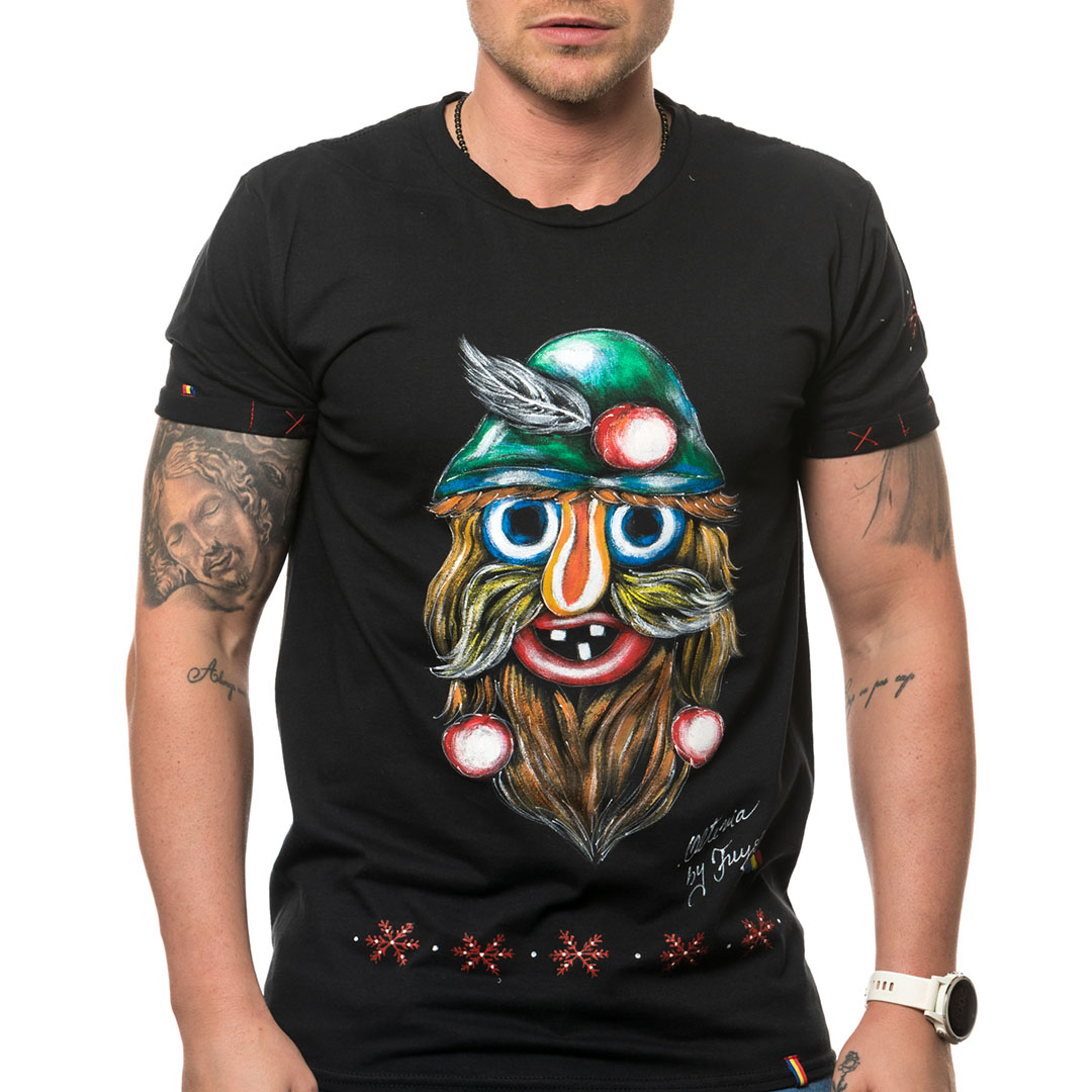 t-shirt-nero-dipinto-uomo-masca-traditionala-oltenia-1-1
