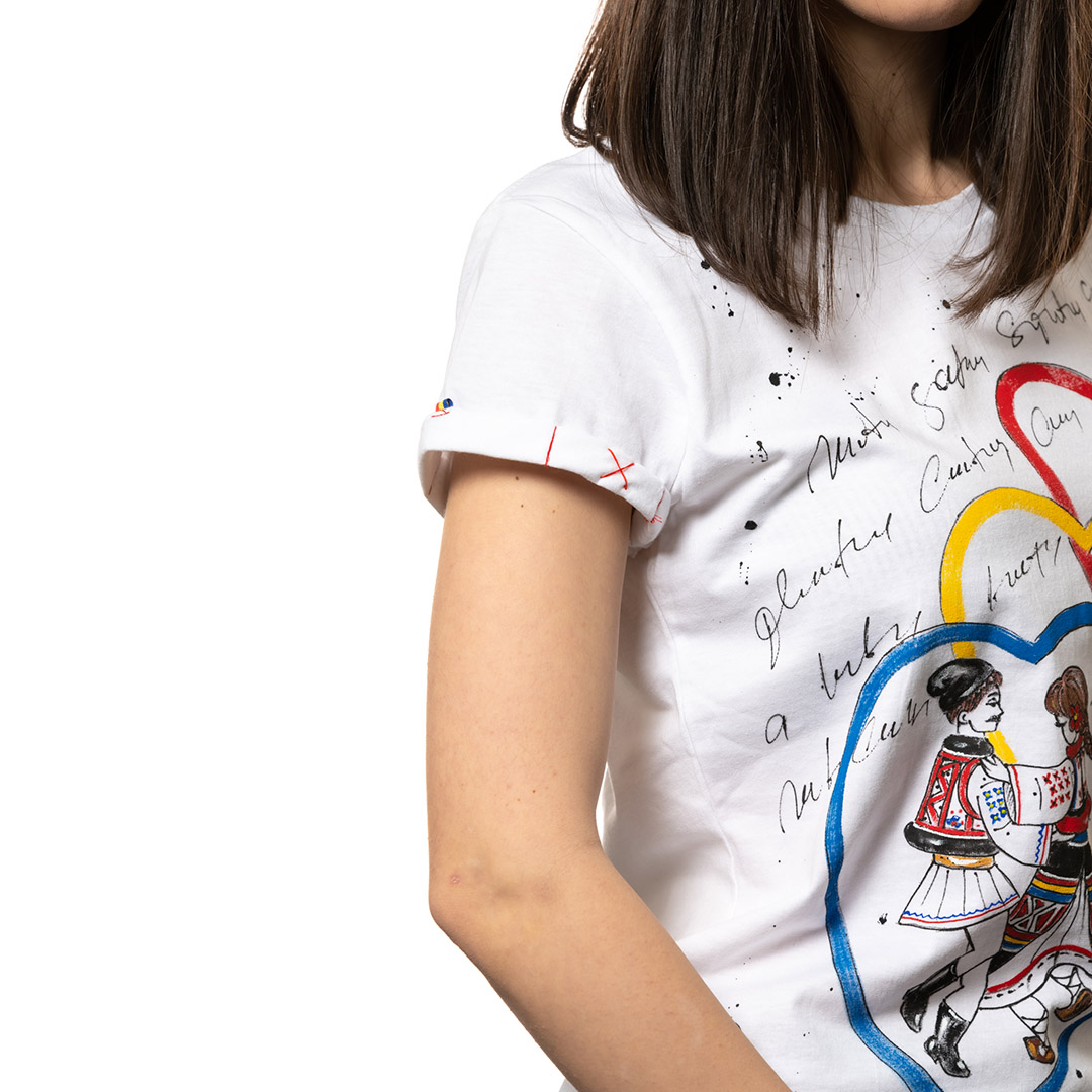 t-shirt-bianco-dipinto-donna-hora-n-sat-de-dragobete-2