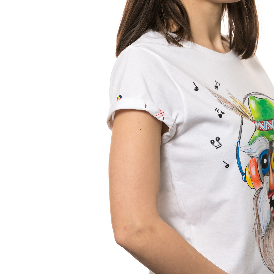 painted-t-shirt-white-woman-contemporary-mask-fuyor-1-2