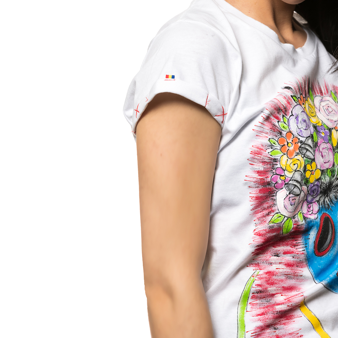t-shirt-bianco-dipinto-donna-masca-traditionala-dobrogea-2-2