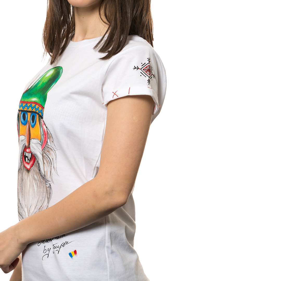 t-shirt-bianco-dipinto-donna-masca-traditionala-muntenia-1-3