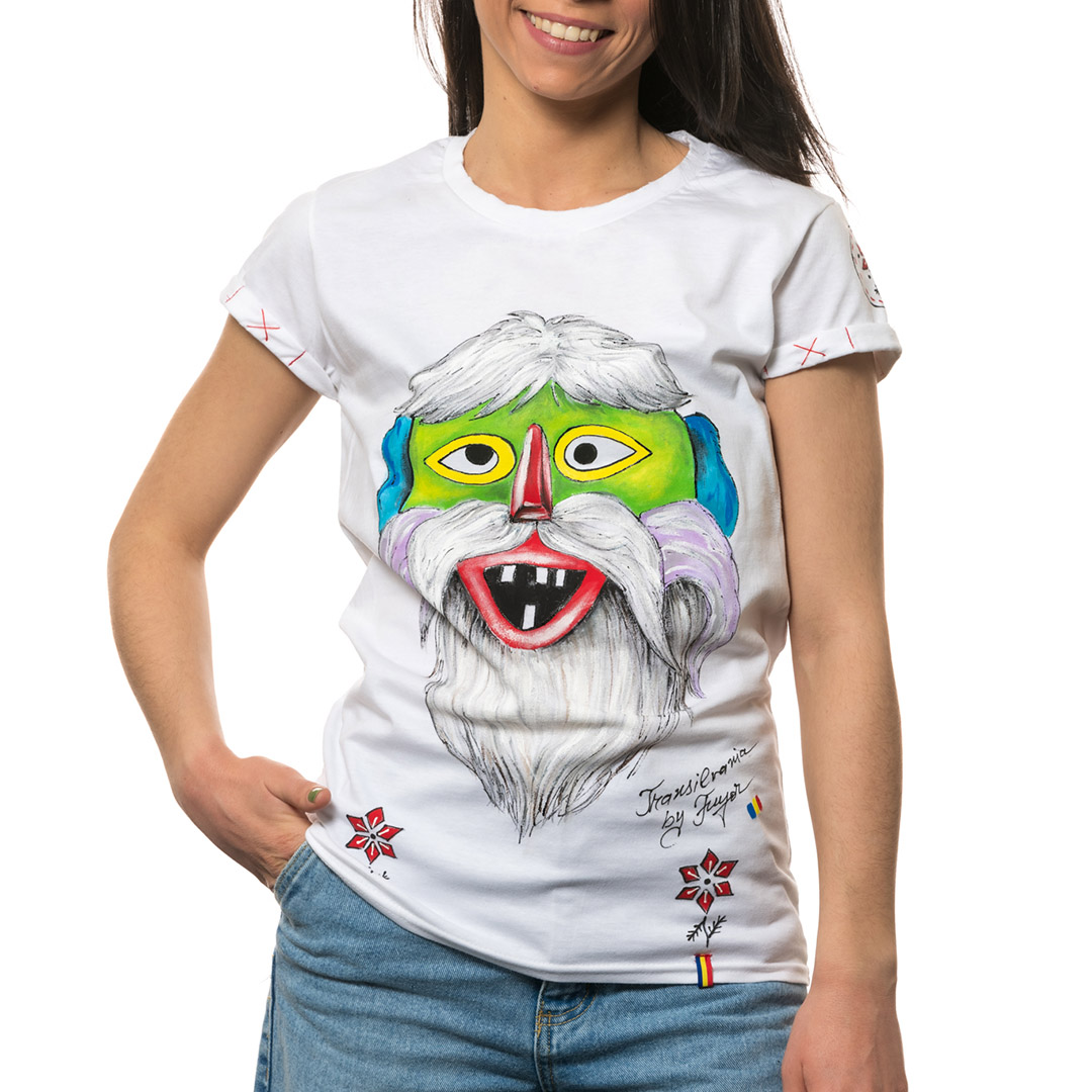 t-shirt-bianco-dipinto-donna-masca-traditionala-transilvania-2-1