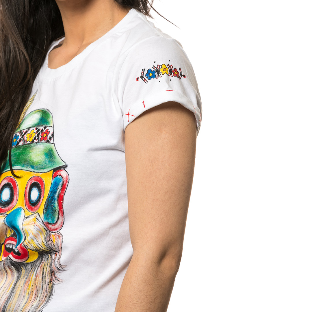 t-shirt-bianco-dipinto-donna-masca-traditionala-oltenia-2-4