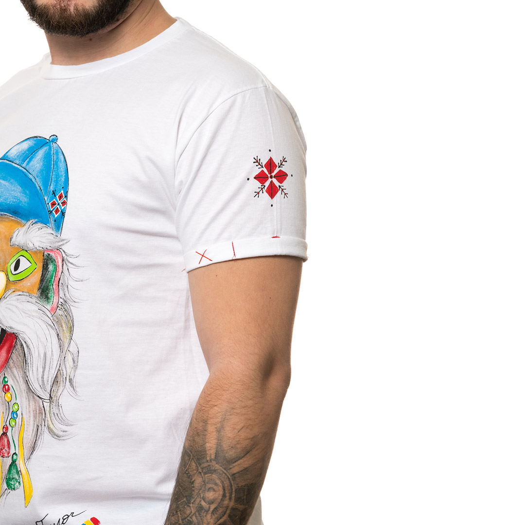 t-shirt-bianco-dipinto-uomo-masca-contemporana-fuyor-2-3