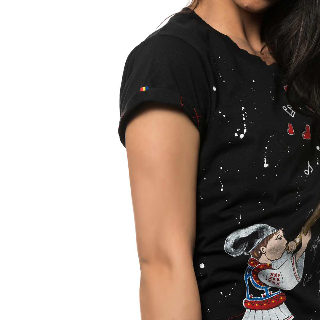 t-shirt-nero-dipinto-donna-cantec-de-dragoste-2