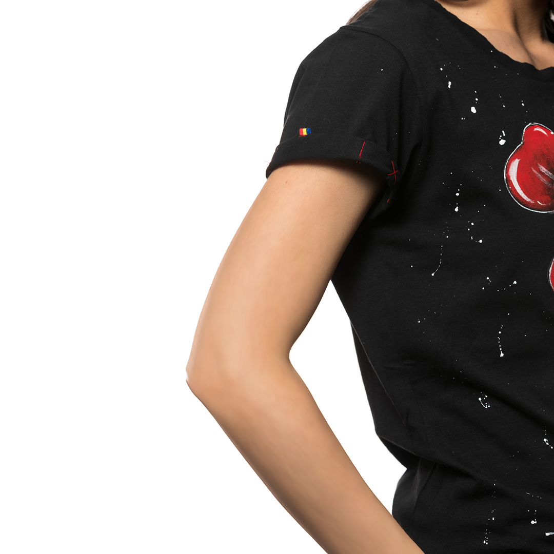 t-shirt-nero-dipinto-donna-indragosteste-ma-de-tine-2