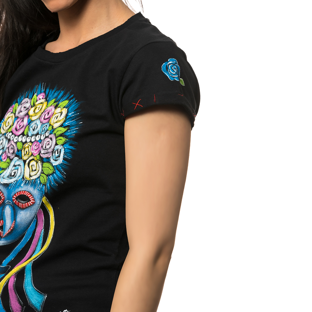 t-shirt-nero-dipinto-donna-masca-traditionala-dobrogea-1-3