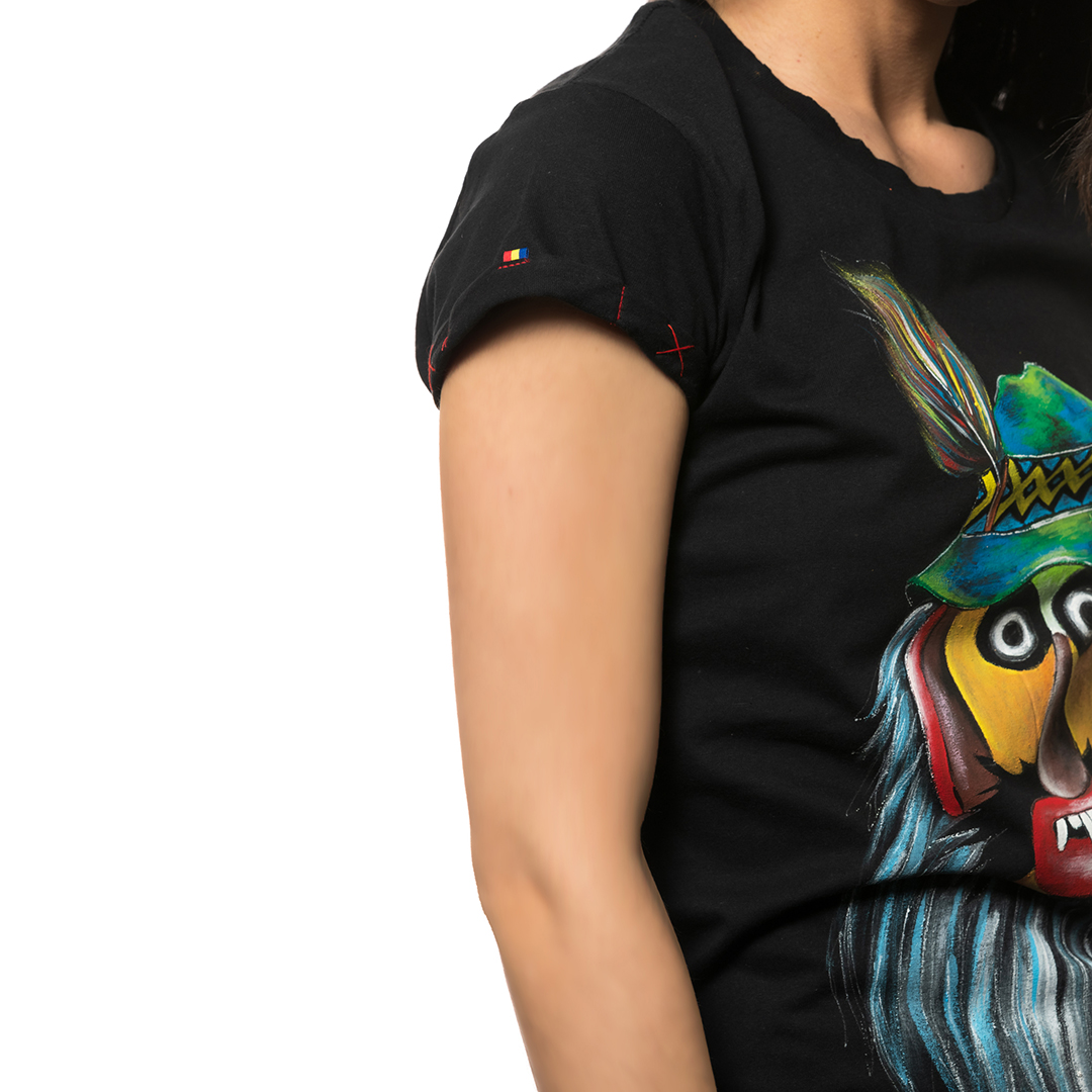 t-shirt-nero-dipinto-donna-masca-traditionala-muntenia-2-2
