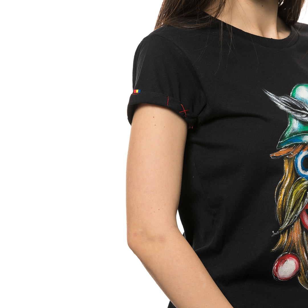 t-shirt-nero-dipinto-donna-masca-traditionala-oltenia-1-2