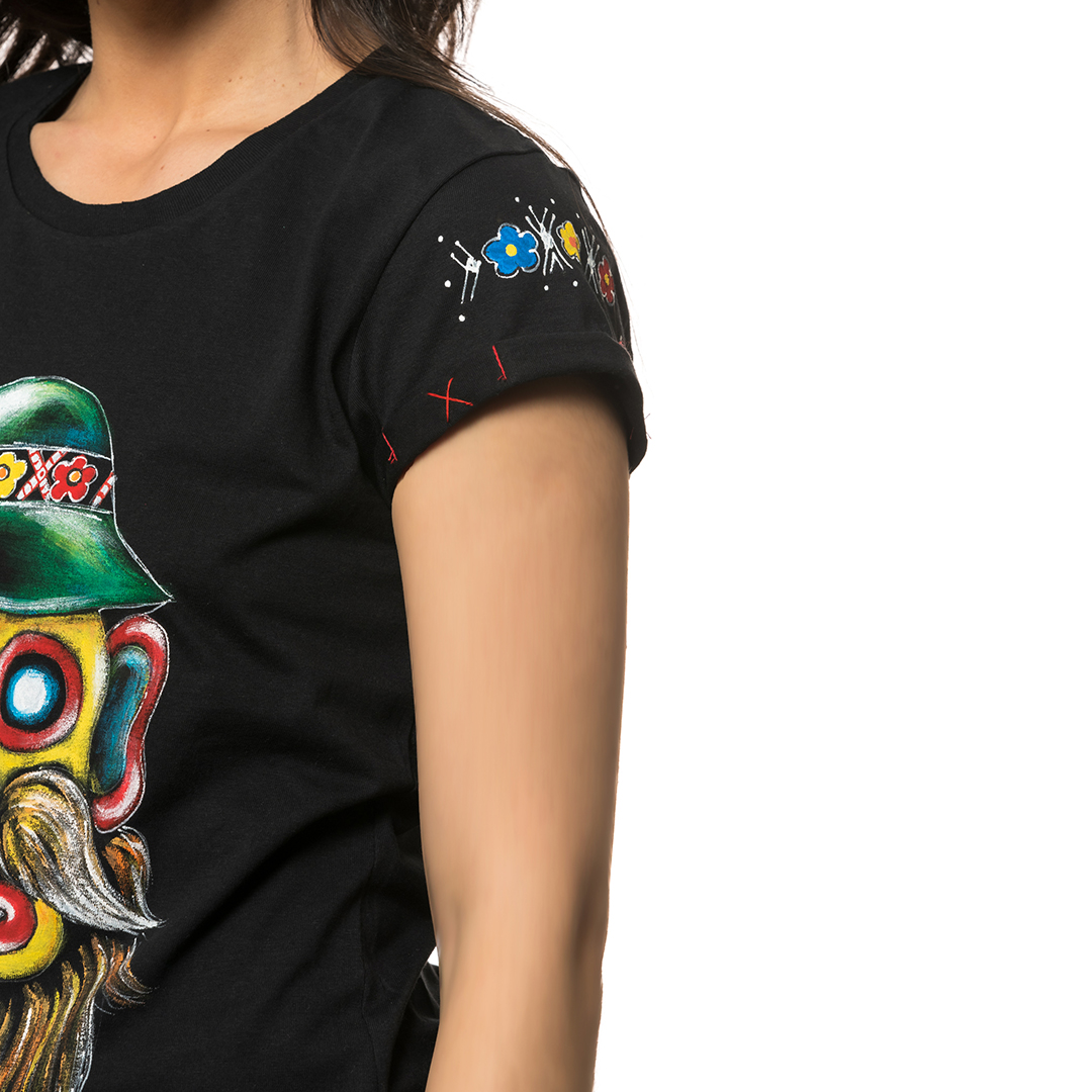 t-shirt-nero-dipinto-donna-masca-traditionala-oltenia-2-3
