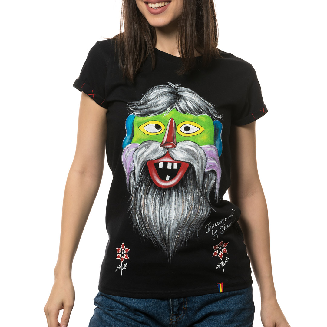 t-shirt-nero-dipinto-donna-masca-traditionala-transilvania-2-1
