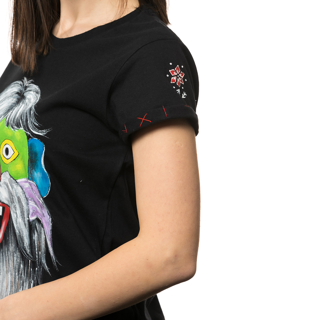 t-shirt-nero-dipinto-donna-masca-traditionala-transilvania-2-3