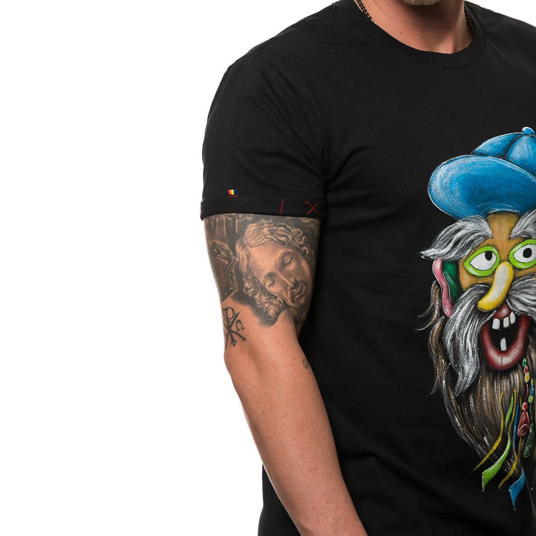 t-shirt-nero-dipinto-uomo-masca-contemporana-fuyor-2-2
